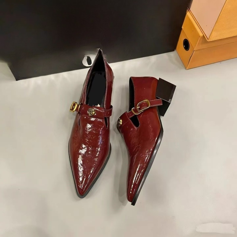 Pointed Toe Flat - Женские туфли с плоской подошвой, толстой